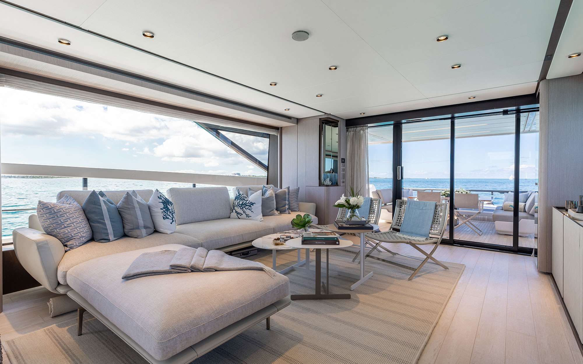 Yacht Photo 11